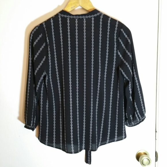 Mine black & white stripe tie v-neck 3/4 blouse - Picture 2 of 4